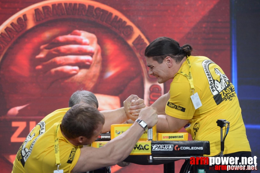 Zloty Tur 2015 by Mark Kazus - Left Hand # Siłowanie na ręce # Armwrestling # Armpower.net