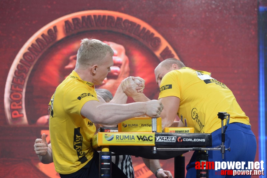 Zloty Tur 2015 by Mark Kazus - Left Hand # Armwrestling # Armpower.net