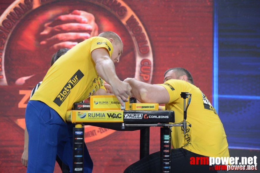 Zloty Tur 2015 by Mark Kazus - Left Hand # Armwrestling # Armpower.net