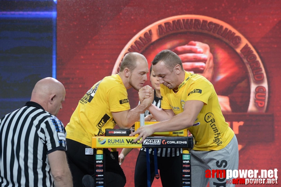 Zloty Tur 2015 by Mark Kazus - Right Hand # Armwrestling # Armpower.net