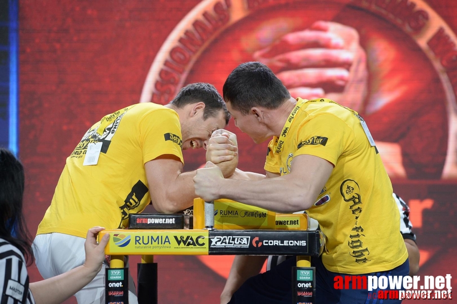 Zloty Tur 2015 by Mark Kazus - Right Hand # Armwrestling # Armpower.net