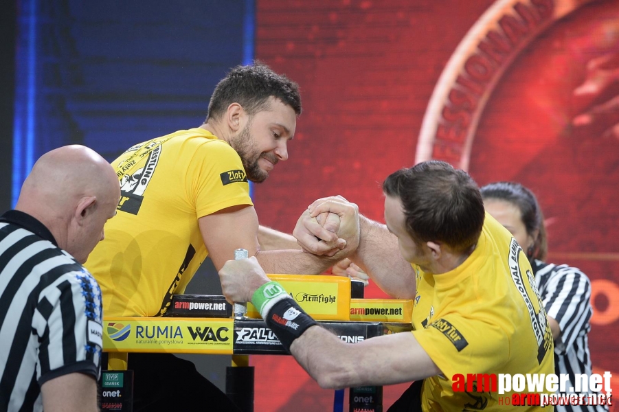 Zloty Tur 2015 by Mark Kazus - Right Hand # Armwrestling # Armpower.net