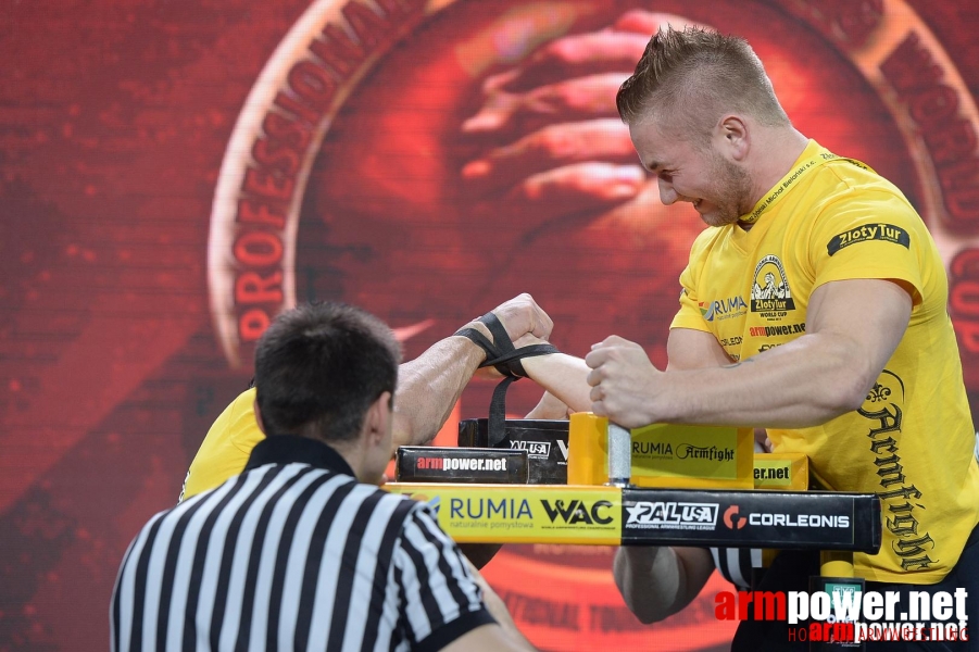 Zloty Tur 2015 by Mark Kazus - Right Hand # Armwrestling # Armpower.net