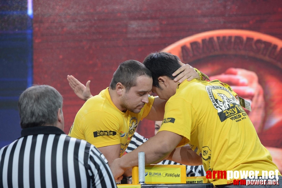 Zloty Tur 2015 by Mark Kazus - Right Hand # Armwrestling # Armpower.net