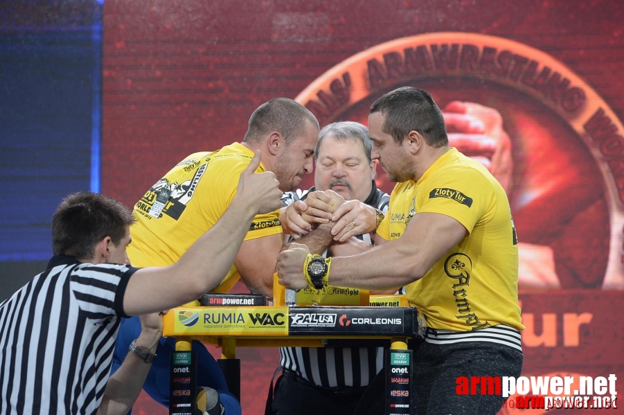 Zloty Tur 2015 by Mark Kazus - Right Hand # Armwrestling # Armpower.net