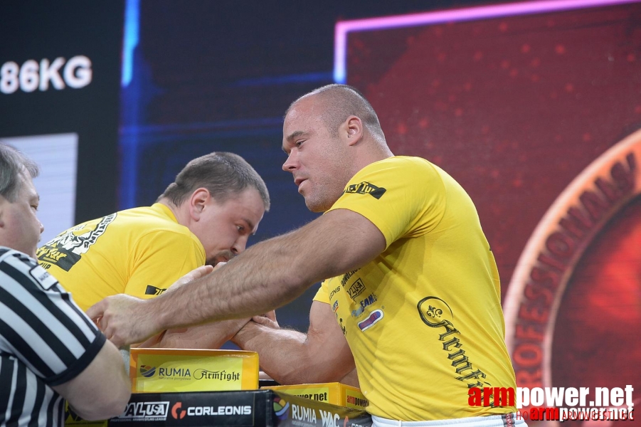 Zloty Tur 2015 by Mark Kazus - Right Hand # Armwrestling # Armpower.net