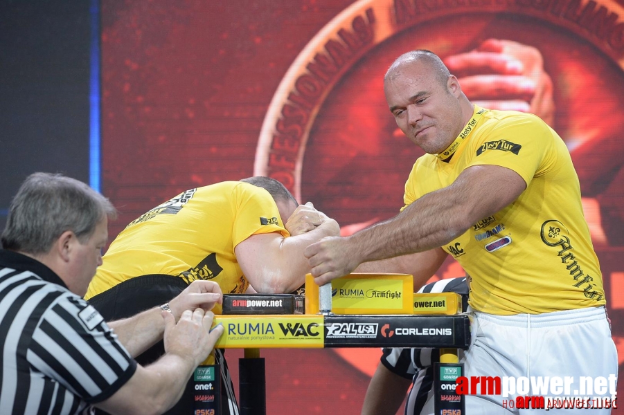 Zloty Tur 2015 by Mark Kazus - Right Hand # Siłowanie na ręce # Armwrestling # Armpower.net