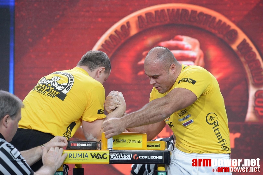 Zloty Tur 2015 by Mark Kazus - Right Hand # Siłowanie na ręce # Armwrestling # Armpower.net