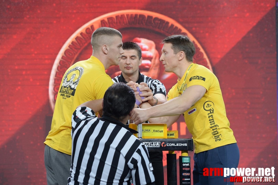 Zloty Tur 2015 by Mark Kazus - Right Hand # Armwrestling # Armpower.net