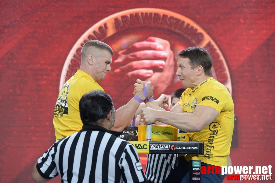 Zloty Tur 2015 by Mark Kazus - Right Hand # Armwrestling # Armpower.net