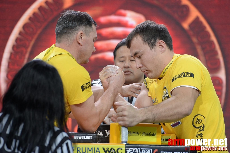 Zloty Tur 2015 by Mark Kazus - Right Hand # Armwrestling # Armpower.net