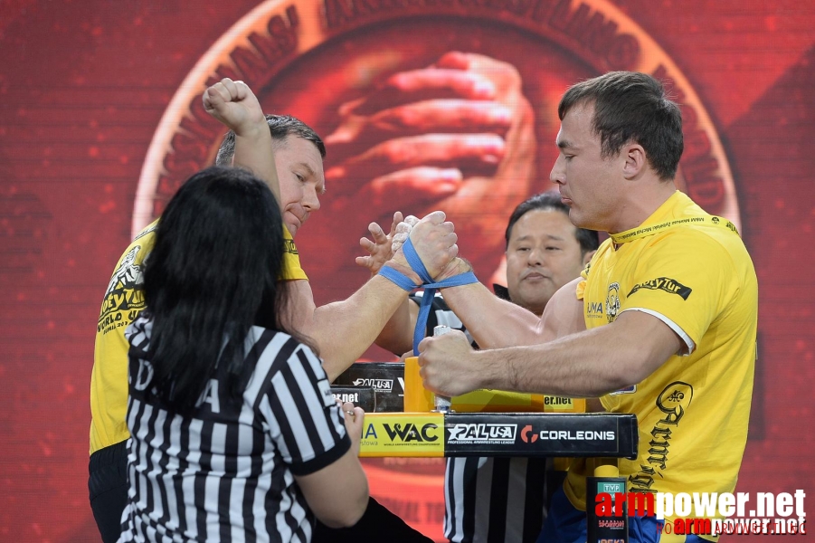 Zloty Tur 2015 by Mark Kazus - Right Hand # Armwrestling # Armpower.net