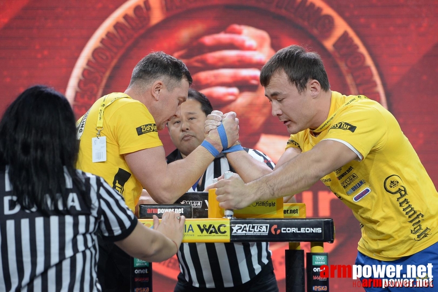 Zloty Tur 2015 by Mark Kazus - Right Hand # Siłowanie na ręce # Armwrestling # Armpower.net