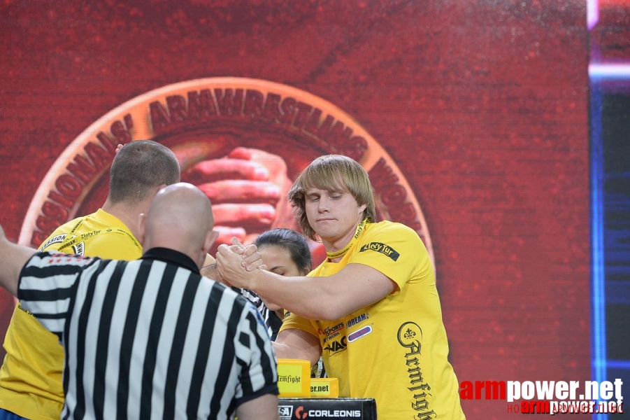 Zloty Tur 2015 by Mark Kazus - Right Hand # Armwrestling # Armpower.net