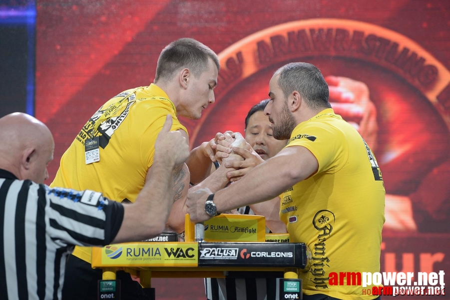 Zloty Tur 2015 by Mark Kazus - Right Hand # Armwrestling # Armpower.net