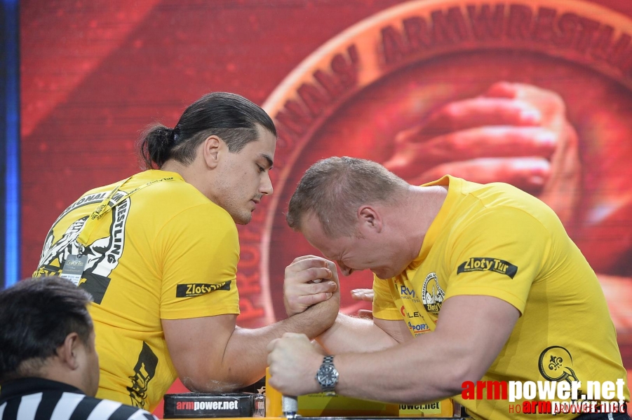 Zloty Tur 2015 by Mark Kazus - Right Hand # Armwrestling # Armpower.net