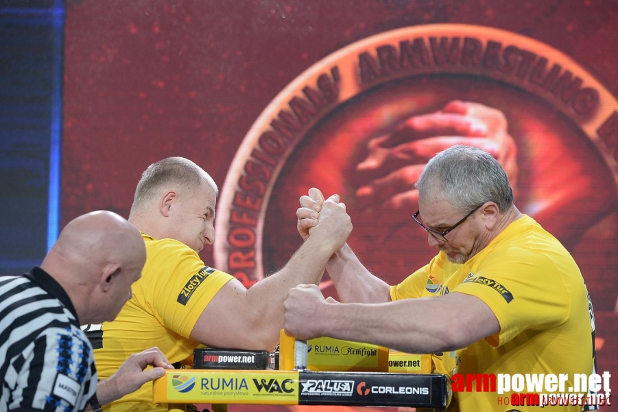 Zloty Tur 2015 by Mark Kazus - Right Hand # Siłowanie na ręce # Armwrestling # Armpower.net