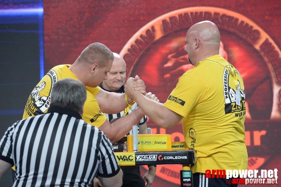 Zloty Tur 2015 by Mark Kazus - Right Hand # Armwrestling # Armpower.net