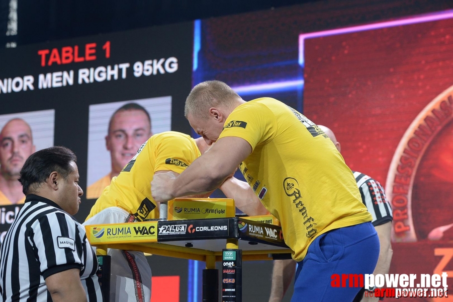 Zloty Tur 2015 by Mark Kazus - Right Hand # Siłowanie na ręce # Armwrestling # Armpower.net