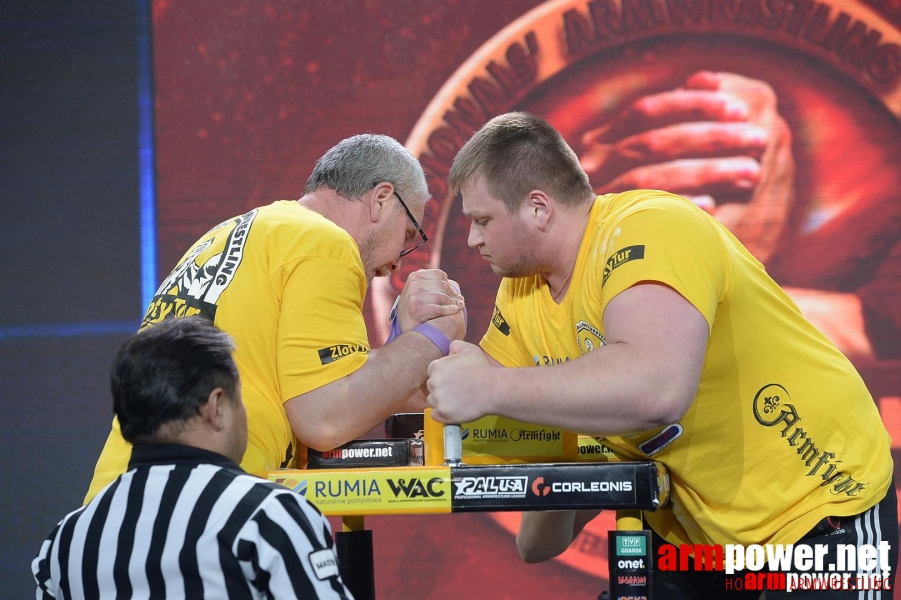 Zloty Tur 2015 by Mark Kazus - Right Hand # Armwrestling # Armpower.net