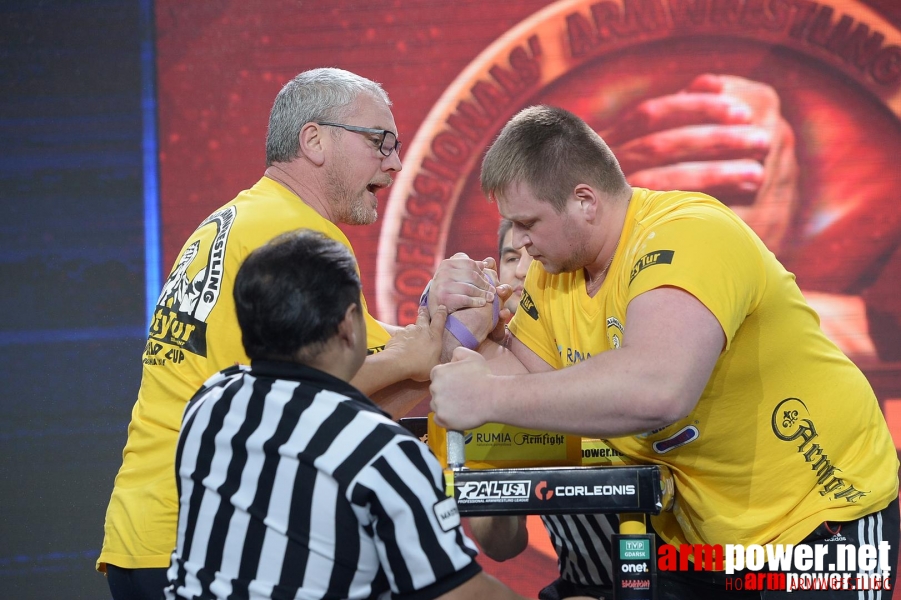 Zloty Tur 2015 by Mark Kazus - Right Hand # Armwrestling # Armpower.net