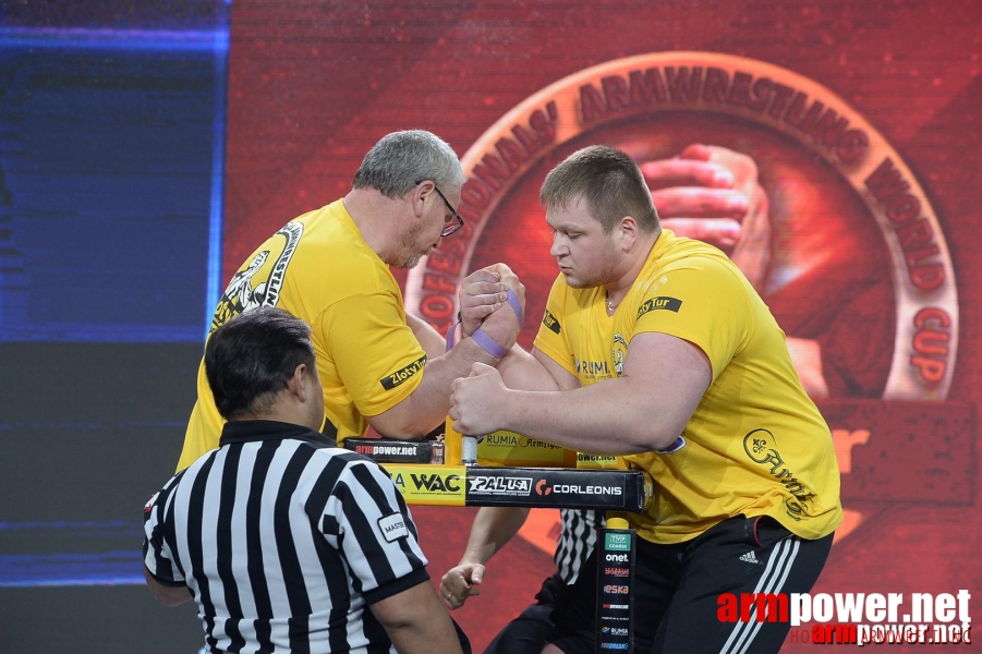 Zloty Tur 2015 by Mark Kazus - Right Hand # Siłowanie na ręce # Armwrestling # Armpower.net