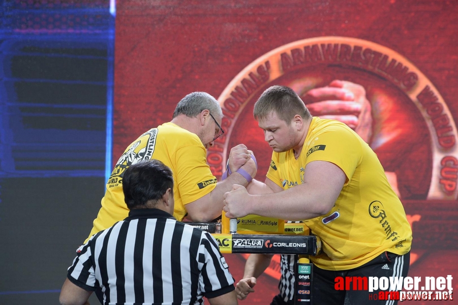 Zloty Tur 2015 by Mark Kazus - Right Hand # Armwrestling # Armpower.net