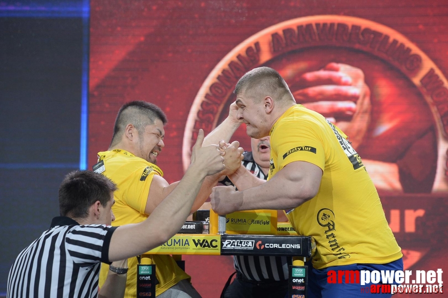 Zloty Tur 2015 by Mark Kazus - Right Hand # Armwrestling # Armpower.net