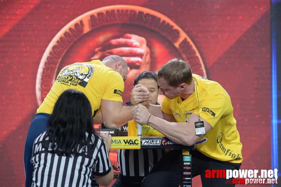 Zloty Tur 2015 by Mark Kazus - Right Hand # Armwrestling # Armpower.net