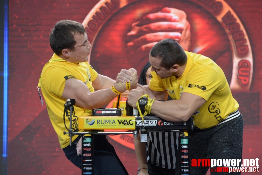 Zloty Tur 2015 by Mark Kazus - Right Hand # Armwrestling # Armpower.net