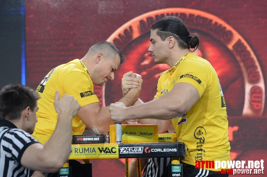 Zloty Tur 2015 by Mark Kazus - Right Hand # Armwrestling # Armpower.net