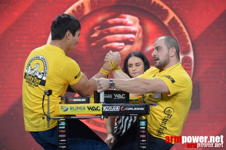 Zloty Tur 2015 by Mark Kazus - Right Hand # Armwrestling # Armpower.net