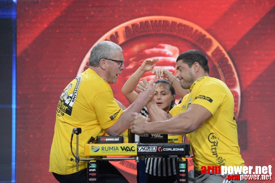 Zloty Tur 2015 by Mark Kazus - Right Hand # Siłowanie na ręce # Armwrestling # Armpower.net