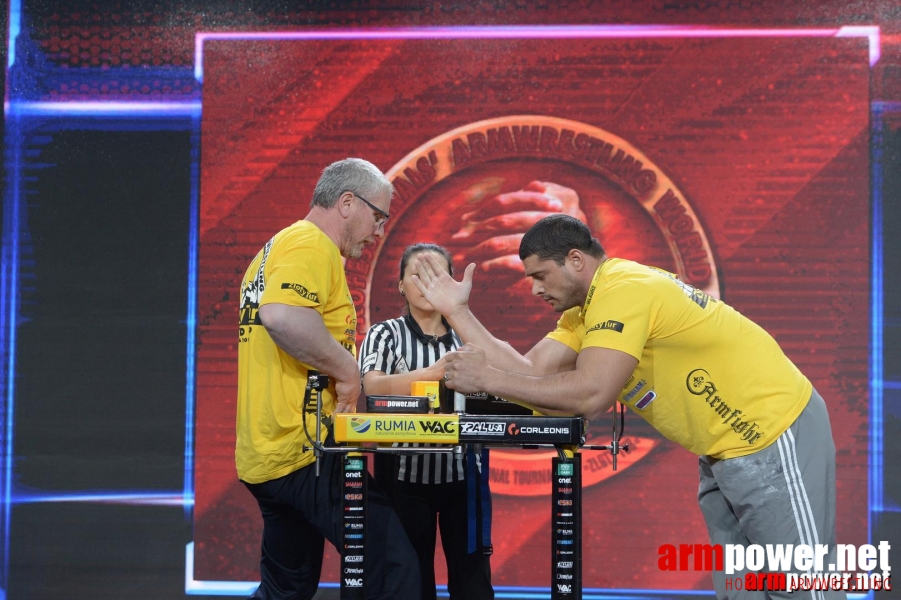 Zloty Tur 2015 by Mark Kazus - Right Hand # Siłowanie na ręce # Armwrestling # Armpower.net