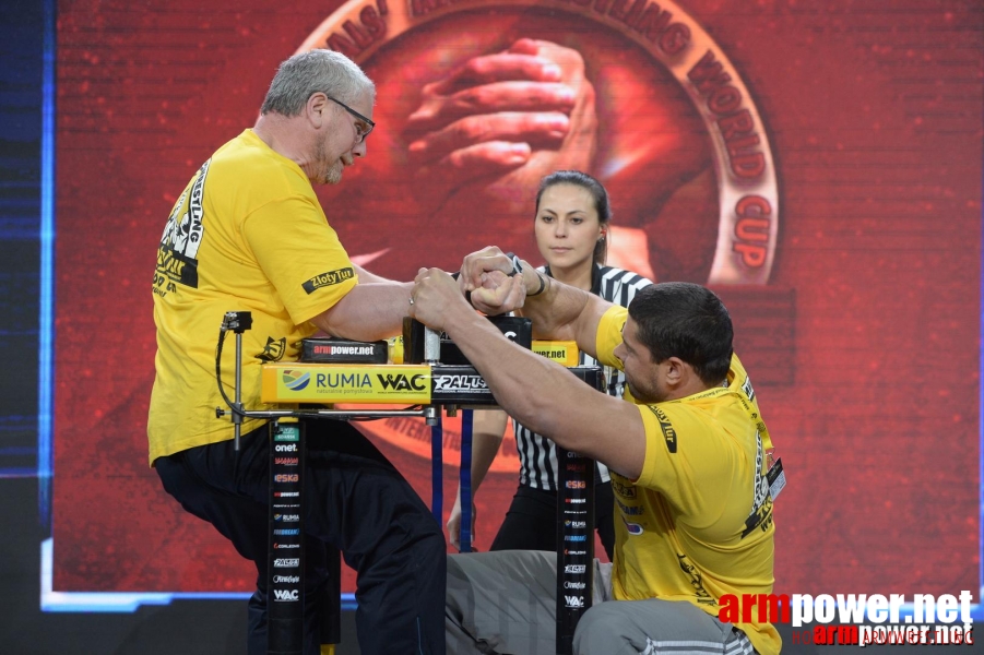 Zloty Tur 2015 by Mark Kazus - Right Hand # Armwrestling # Armpower.net