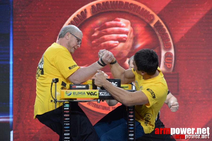 Zloty Tur 2015 by Mark Kazus - Right Hand # Siłowanie na ręce # Armwrestling # Armpower.net