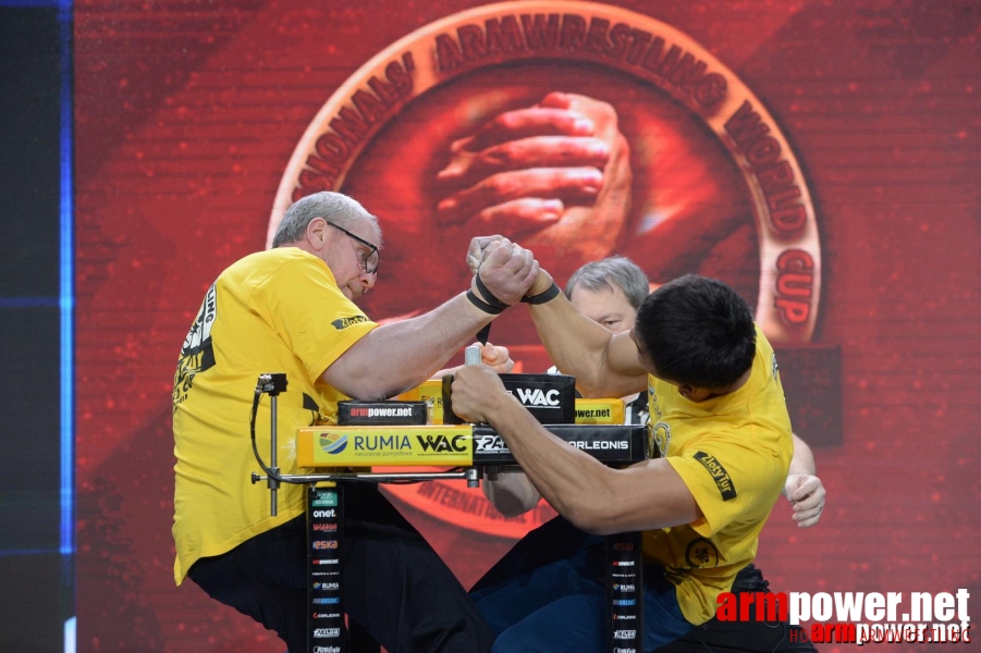 Zloty Tur 2015 by Mark Kazus - Right Hand # Siłowanie na ręce # Armwrestling # Armpower.net