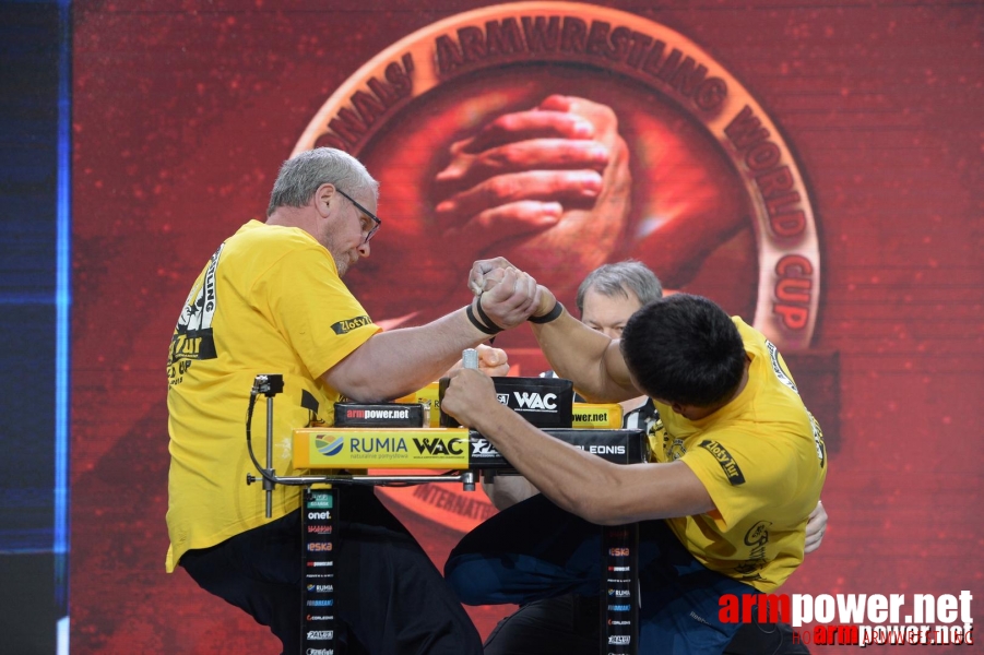 Zloty Tur 2015 by Mark Kazus - Right Hand # Armwrestling # Armpower.net