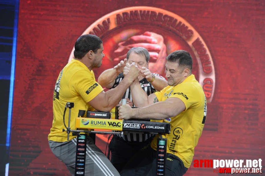 Zloty Tur 2015 by Mark Kazus - Right Hand # Armwrestling # Armpower.net