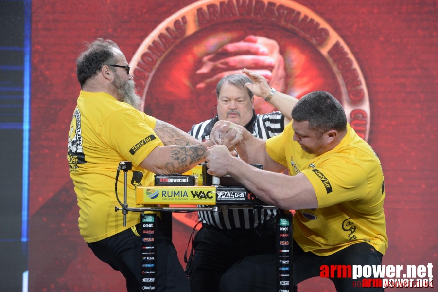 Zloty Tur 2015 by Mark Kazus - Right Hand # Armwrestling # Armpower.net