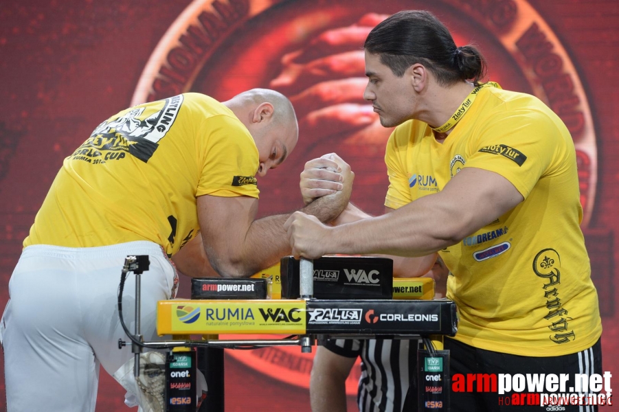 Zloty Tur 2015 by Mark Kazus - Right Hand # Siłowanie na ręce # Armwrestling # Armpower.net