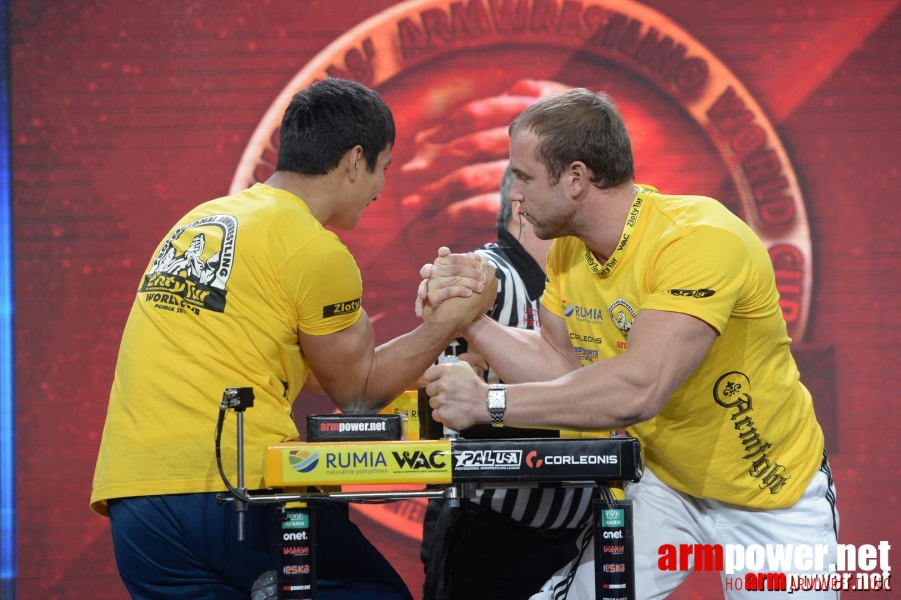 Zloty Tur 2015 by Mark Kazus - Right Hand # Armwrestling # Armpower.net