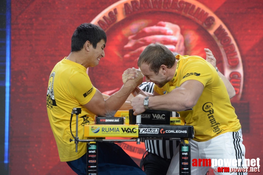 Zloty Tur 2015 by Mark Kazus - Right Hand # Siłowanie na ręce # Armwrestling # Armpower.net