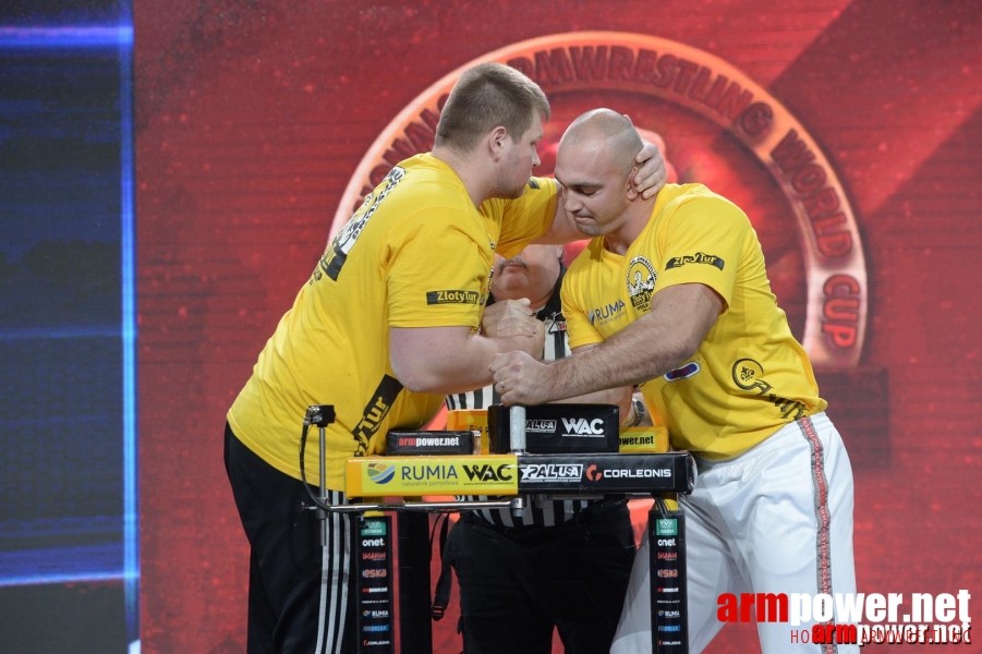 Zloty Tur 2015 by Mark Kazus - Right Hand # Armwrestling # Armpower.net