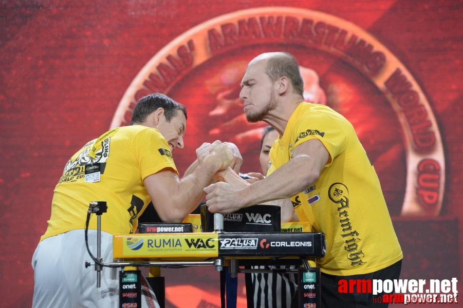 Zloty Tur 2015 by Mark Kazus - Right Hand # Armwrestling # Armpower.net