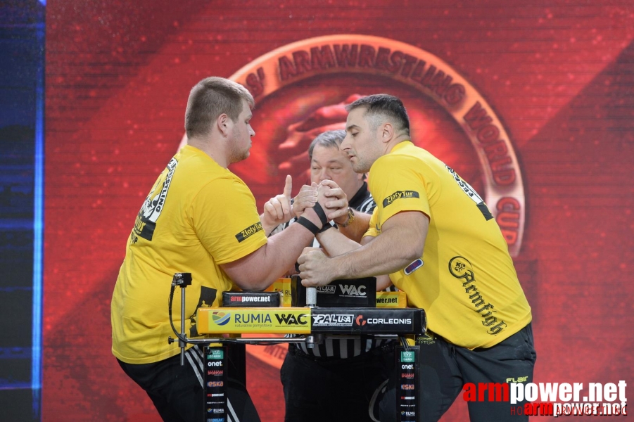 Zloty Tur 2015 by Mark Kazus - Right Hand # Armwrestling # Armpower.net