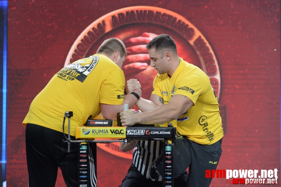 Zloty Tur 2015 by Mark Kazus - Right Hand # Armwrestling # Armpower.net