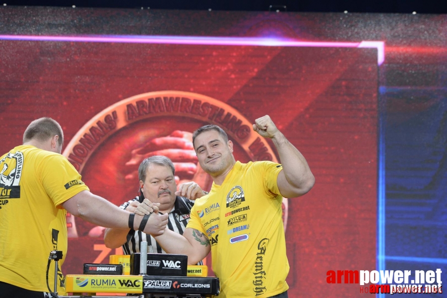 Zloty Tur 2015 by Mark Kazus - Right Hand # Armwrestling # Armpower.net