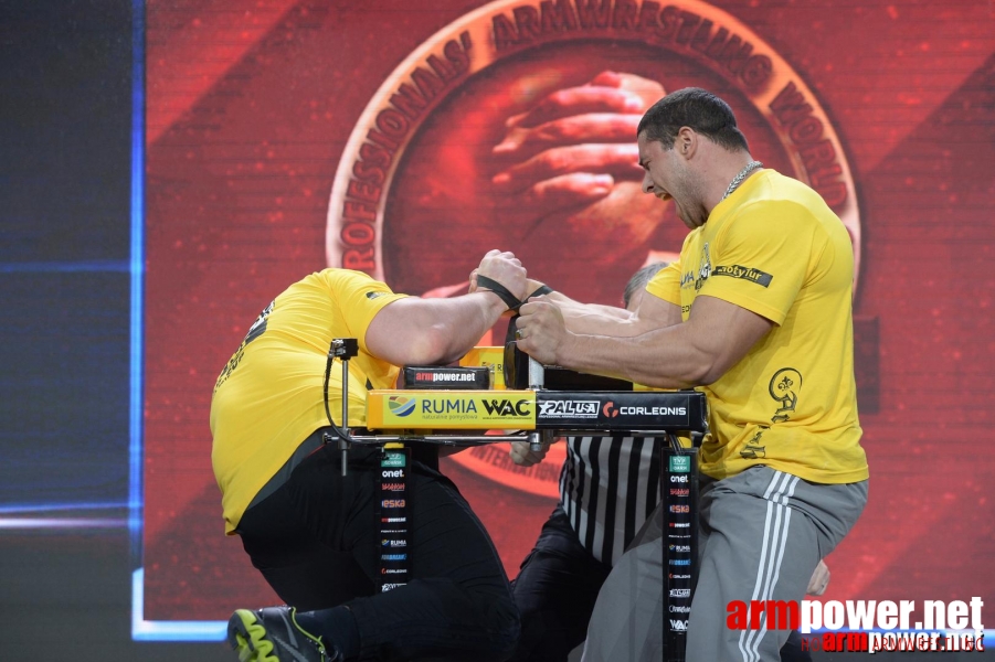 Zloty Tur 2015 by Mark Kazus - Right Hand # Armwrestling # Armpower.net