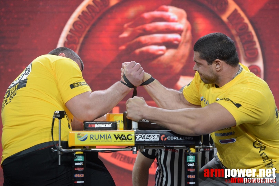 Zloty Tur 2015 by Mark Kazus - Right Hand # Siłowanie na ręce # Armwrestling # Armpower.net